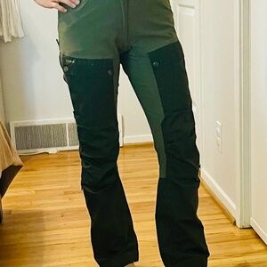 FJALL RAVEN Deep Forest Laurel Green KEB Trousers Curved W